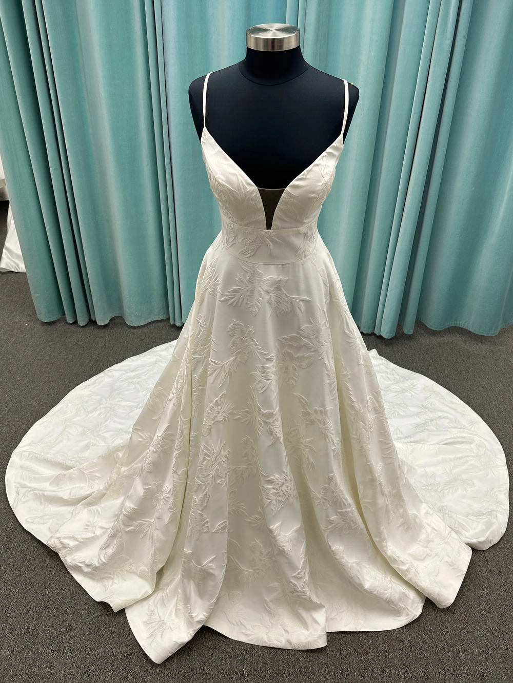 Lisha Deep V-Neck Spaghetti Strap Floral Jacquard Ballgown Wedding Dress Sz 14